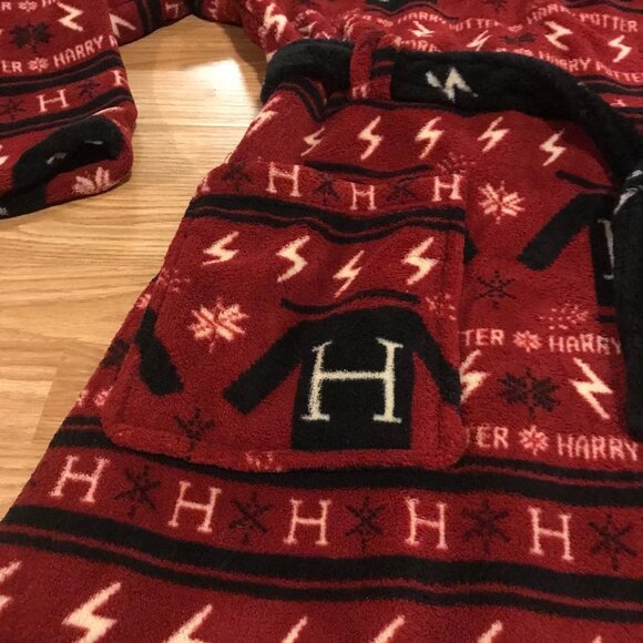 Harry Potter Robe Kids L/XL Hooded Fleece Red & Black Pockets Belted Sleepwear - Picture 5 of 10
